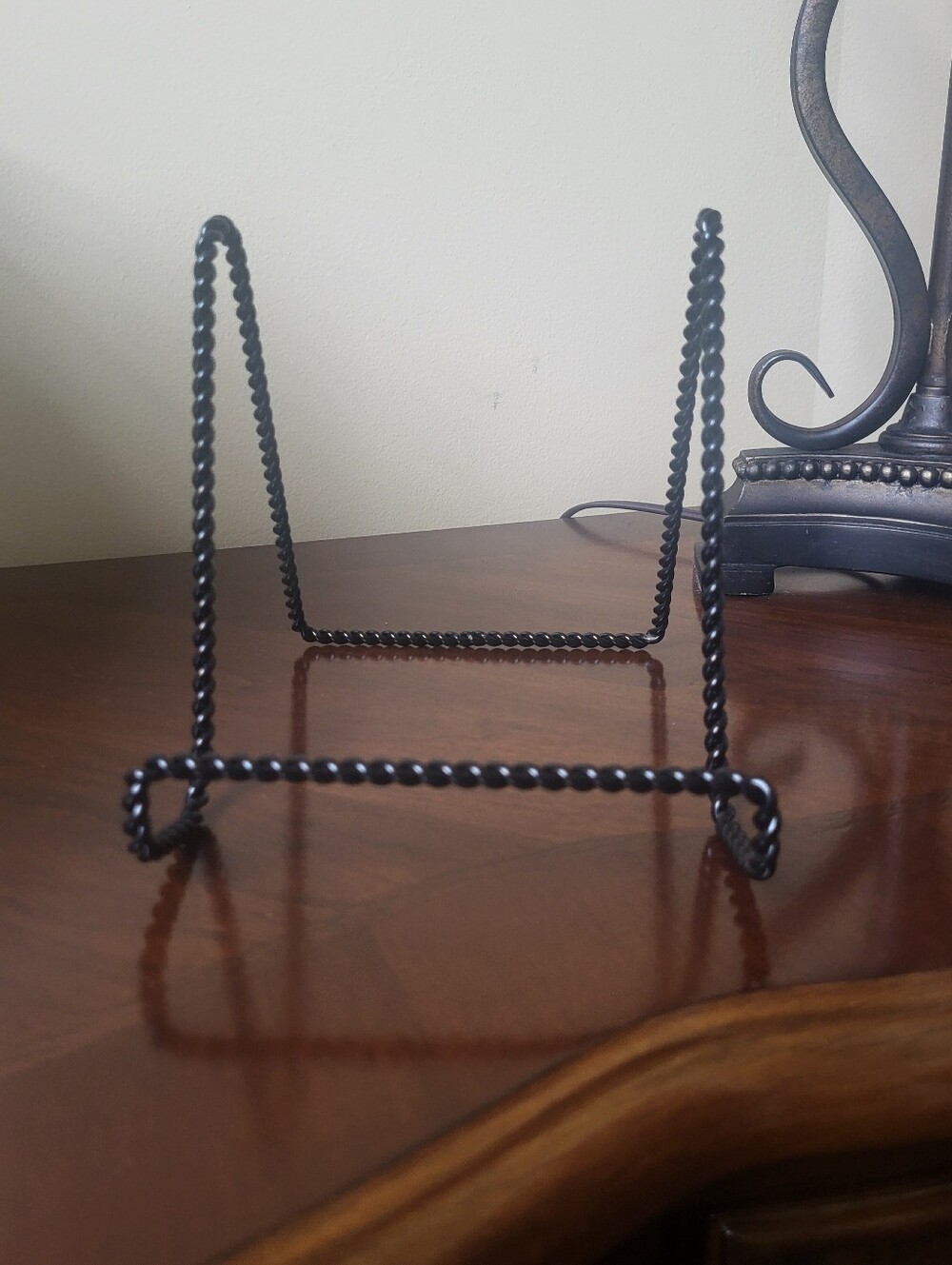 Twisted Metal Display Stand - Black
